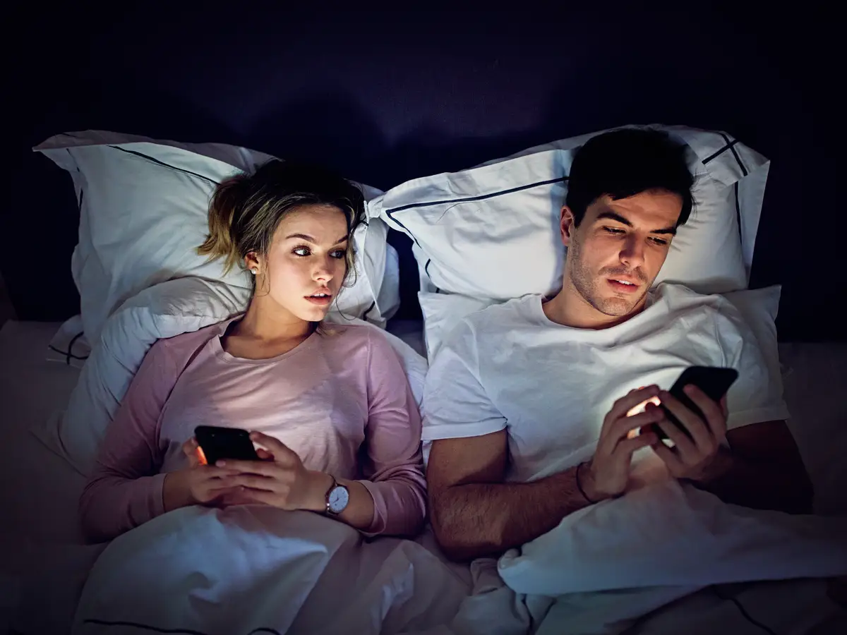 Identifying the Warning Signs of a Physical Affair and How to Address Them